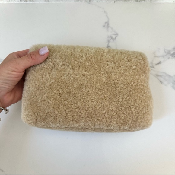 New Saint Laurent small Lou puffer genuine shearling clutch - Picture 10 of 11